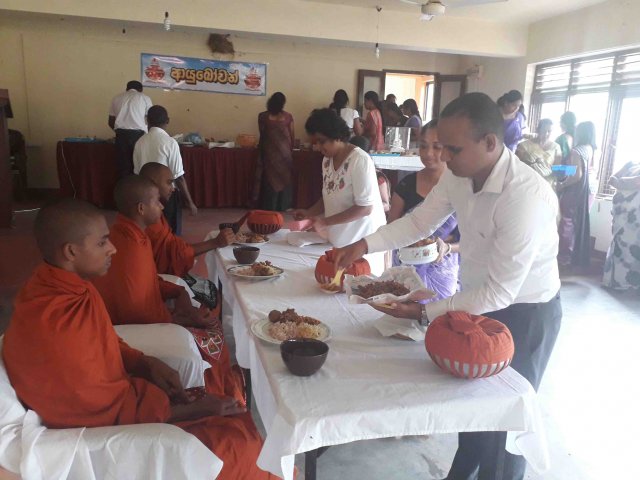 ත්‍රිපිටකාභිවන්දනා සතිය නිමිත්තෙන් ධර්ම දේශනා පිංකම හා මහා සංඝරත්නය සඳහා දහවල් දානය පිරි නැවීම සහ කාර්යාලයේ ගර්භනී මව්වරුන් උදෙසා දානය ලබා දීමේ පිංකම් මාලාව.